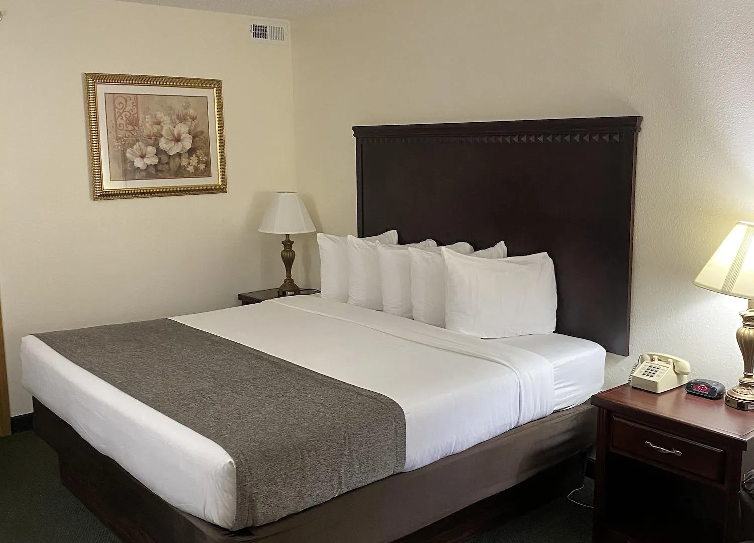 Brookwood Motel 2*