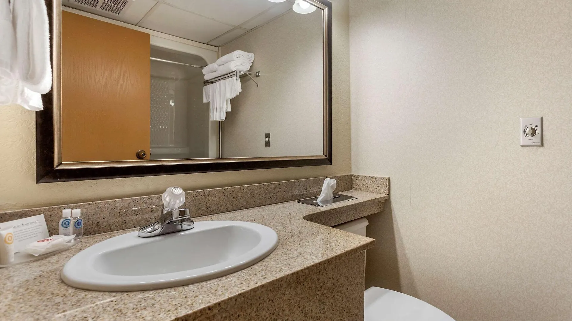 Comfort At Thousand Hills Inn
