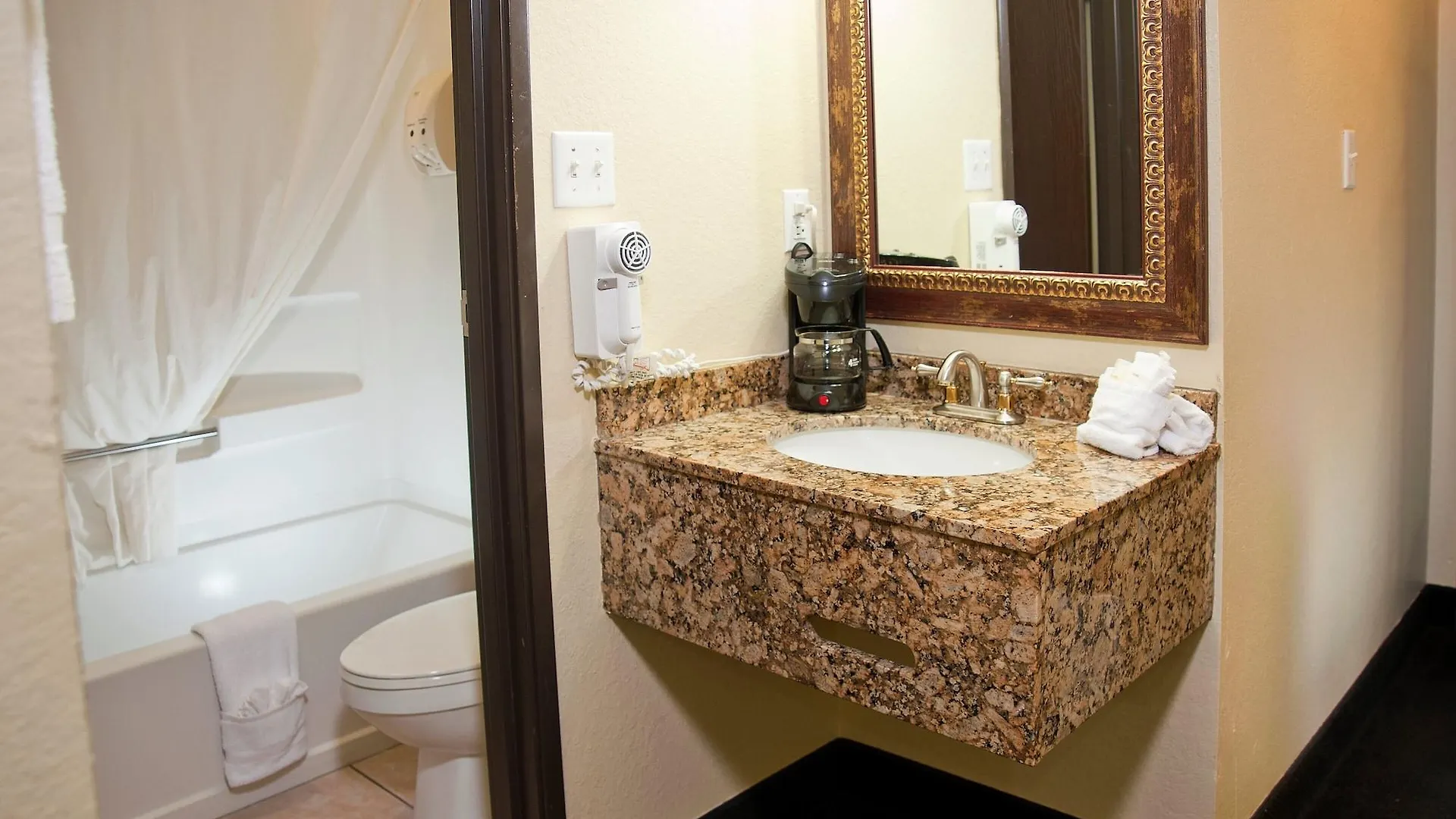 The Stone Castle & Conference Center Hotel Branson