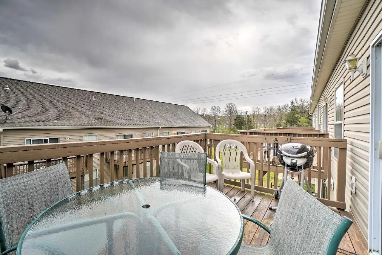 Relaxing Retreat By Fall Creek Marina Apartment