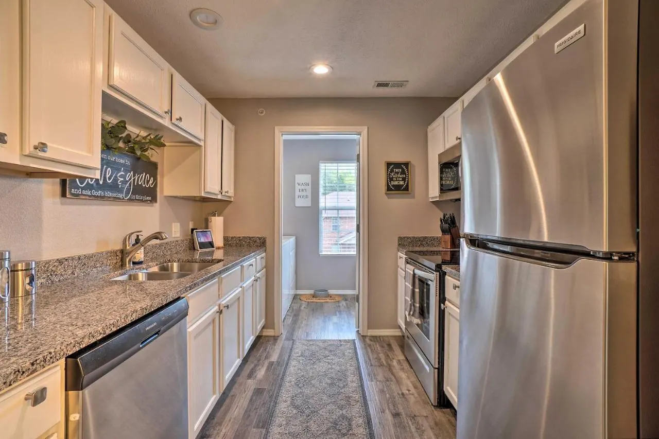 Apartment Modern With Pool About 7 Mi To Landing! Branson