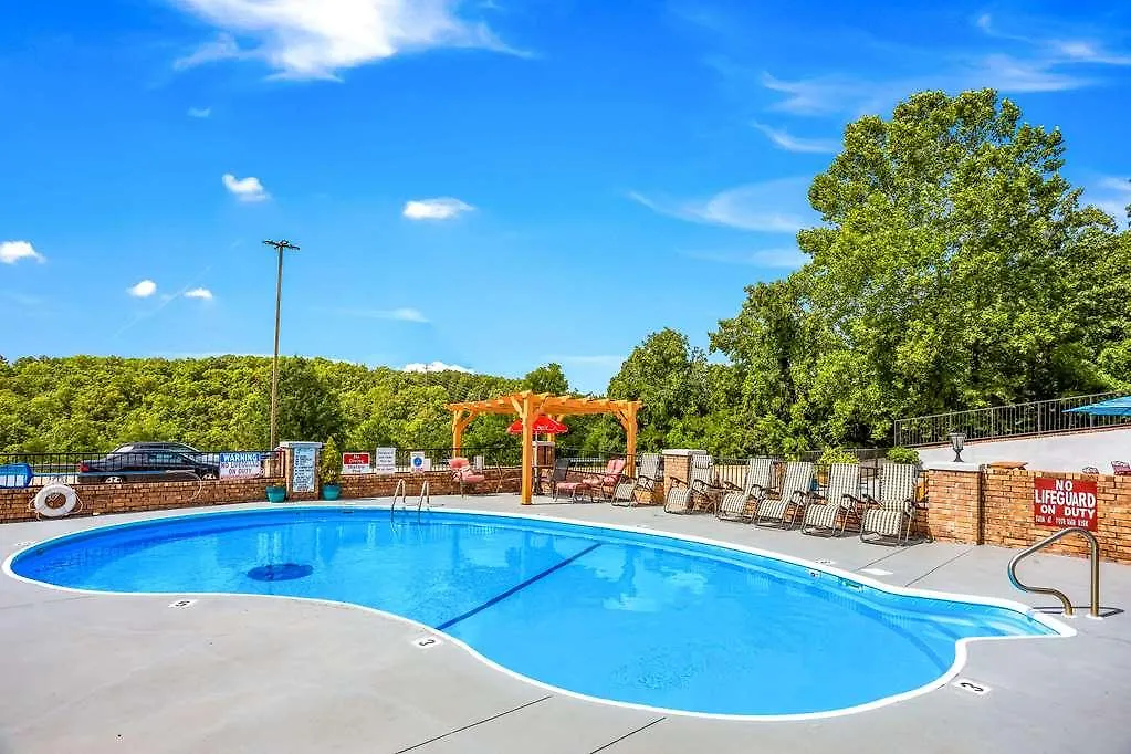 Rodeway Branson, Brick House