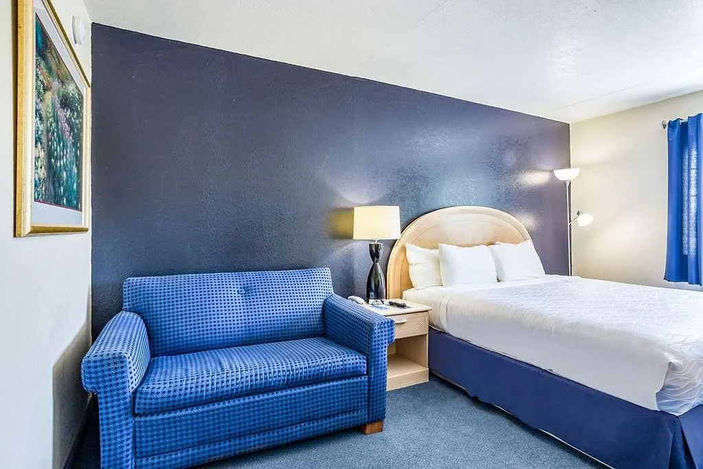 Inn Rodeway Branson, Brick House Branson