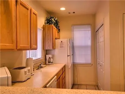 Pool Wi-fi Hot Tub Walk-in Silver Dollar 1504a Apartment