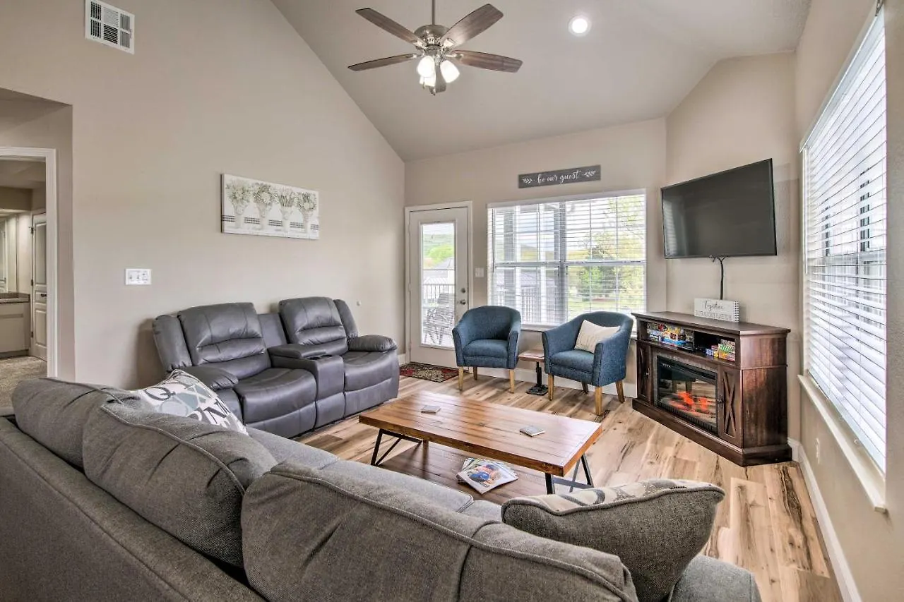 Cozy And Deluxe Balcony And Pool Access Apartment Branson