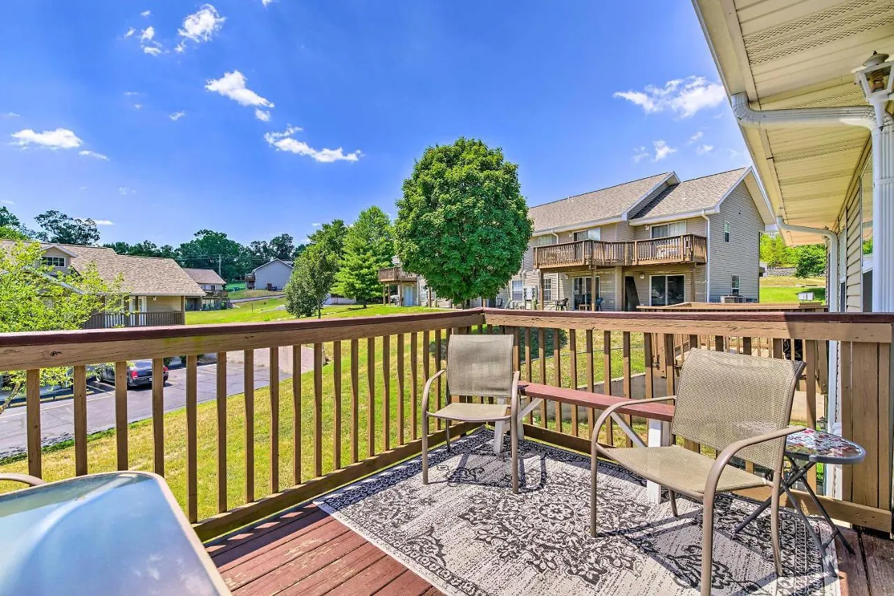 Cozy And Convenient With Balcony! * Branson