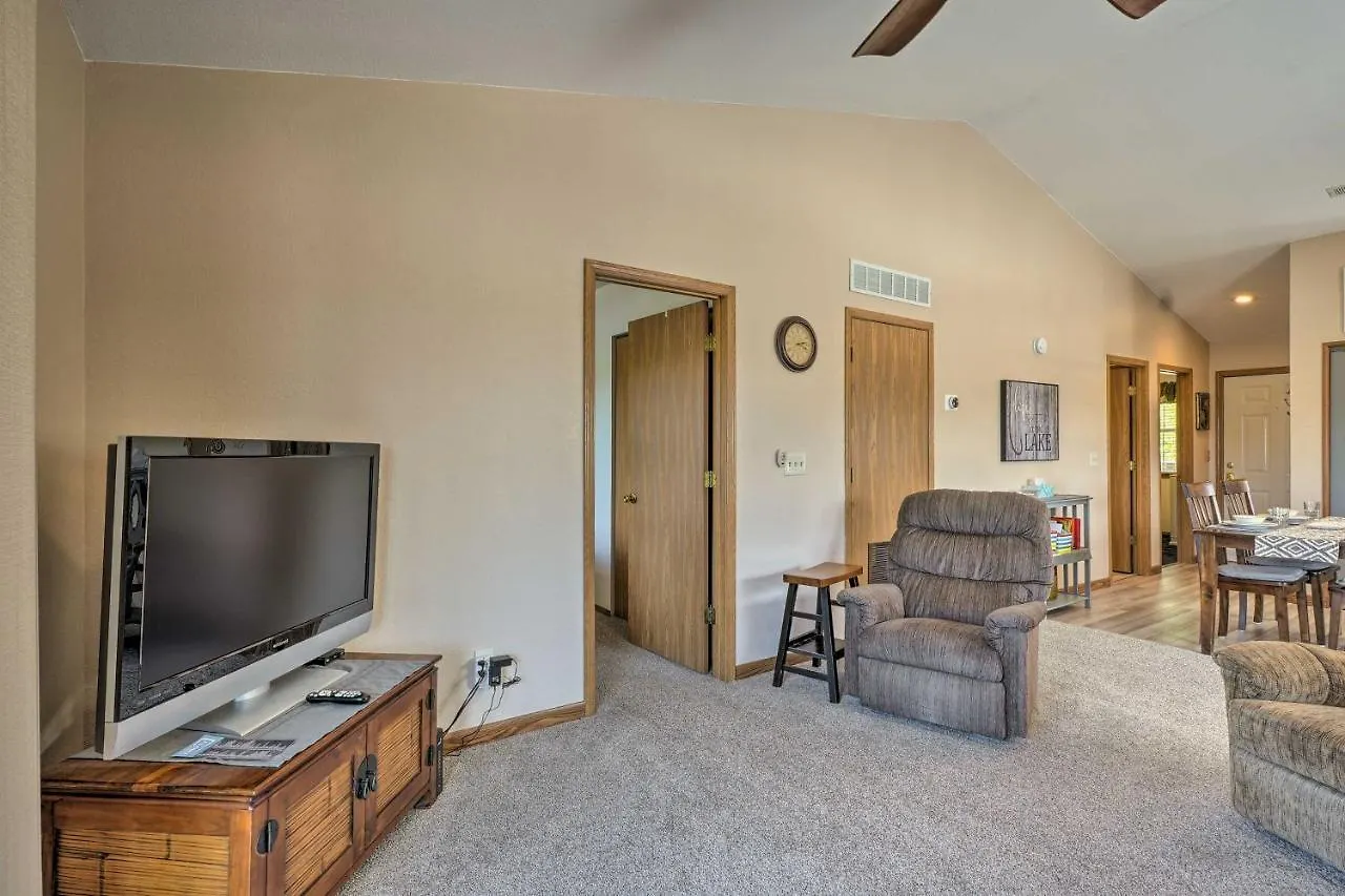 Apartment Less Than 1 Mi To Silver Dollar City!