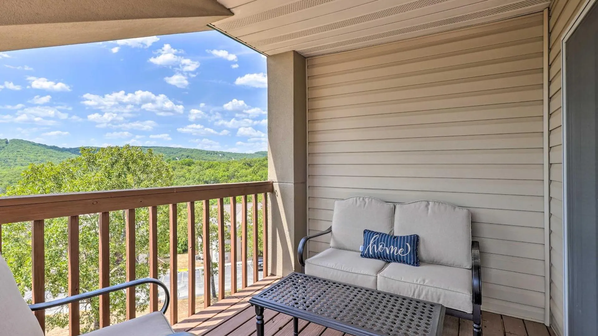 Apartment Less Than 1 Mi To Silver Dollar City! *