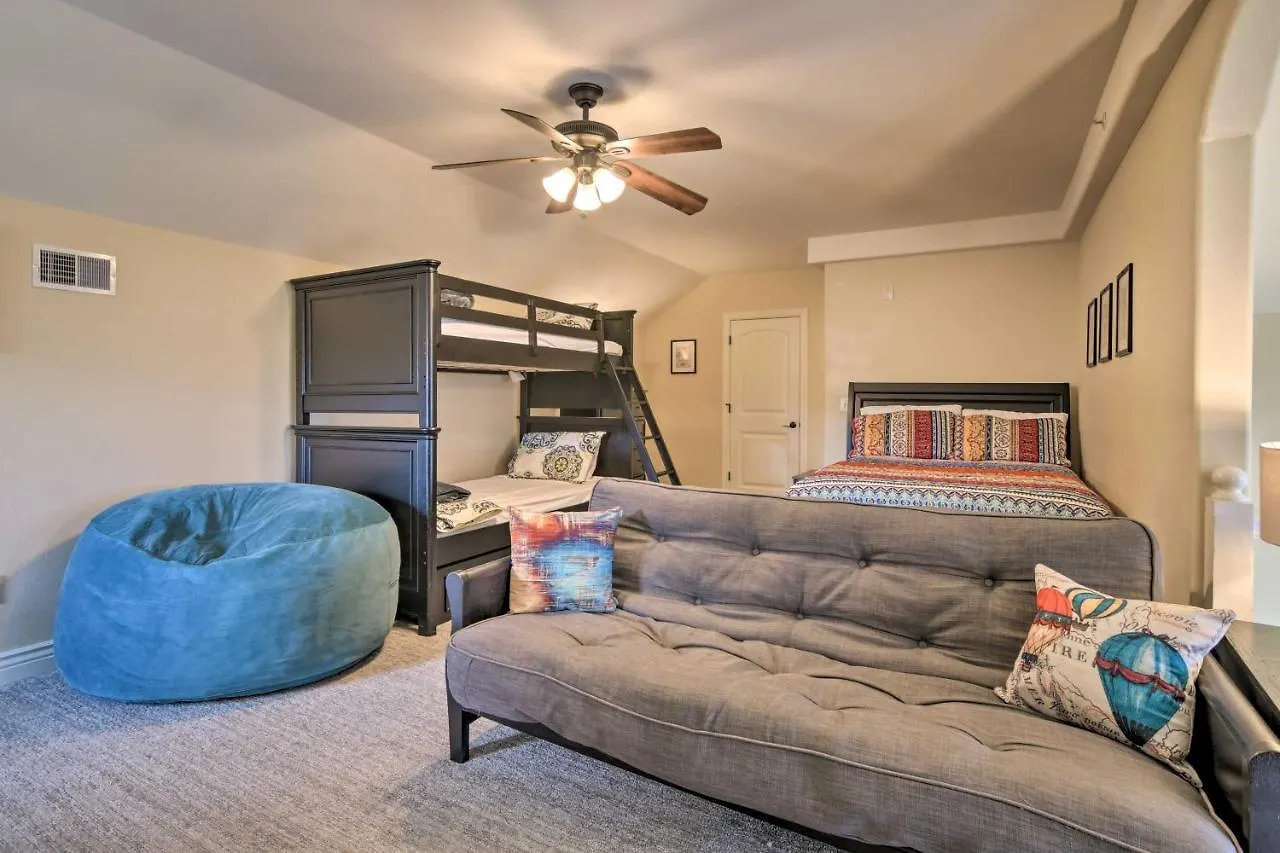 Apartman Luxe Retreat With Mtn Views And Pool Access! *
