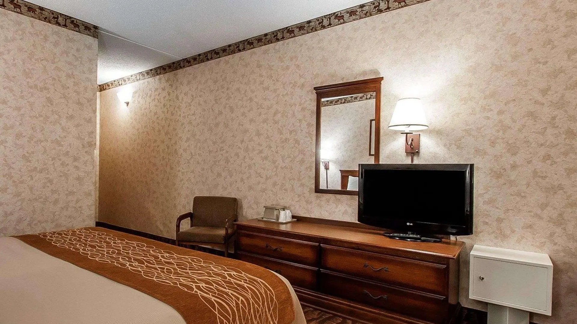 Comfort & Meadows Hotel 3*