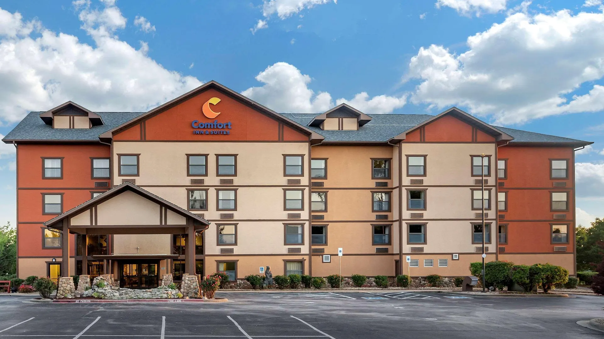 Hotel Comfort & Meadows 3*