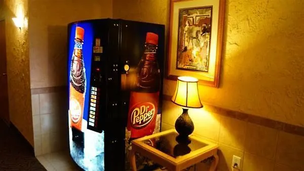 Inn Rodeway Branson, Brick House