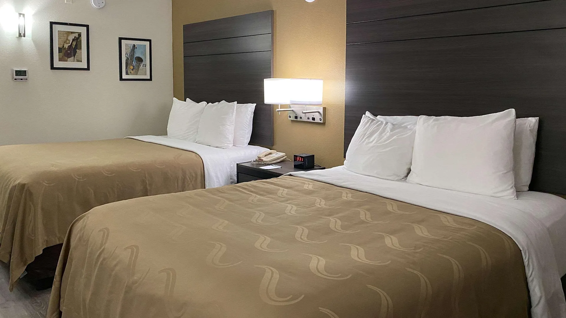 Quality - Hwy 76 Hotel