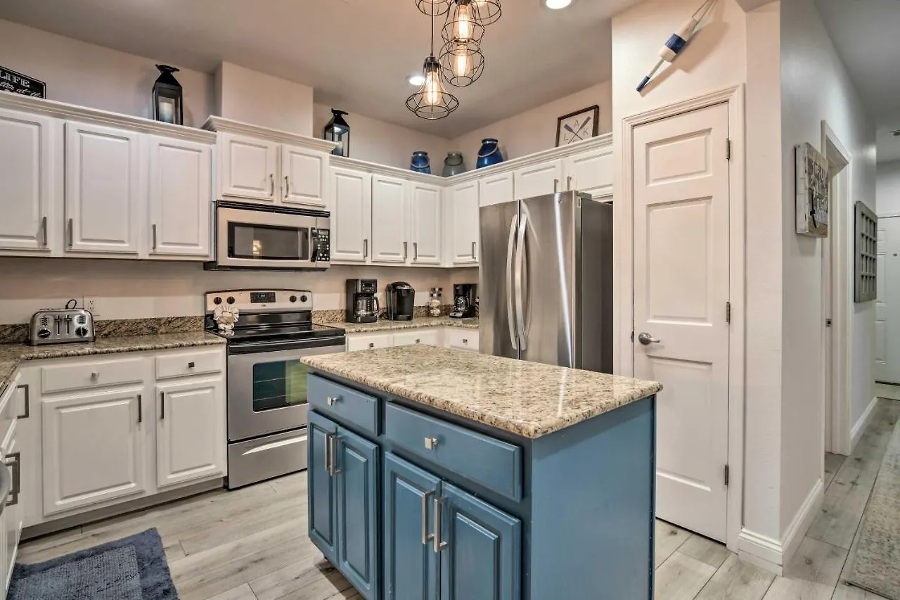 Apartman Resort-style With Views And Patio! *