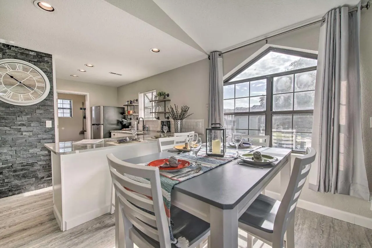 Apartment With Pool Access And Golf Course View! *