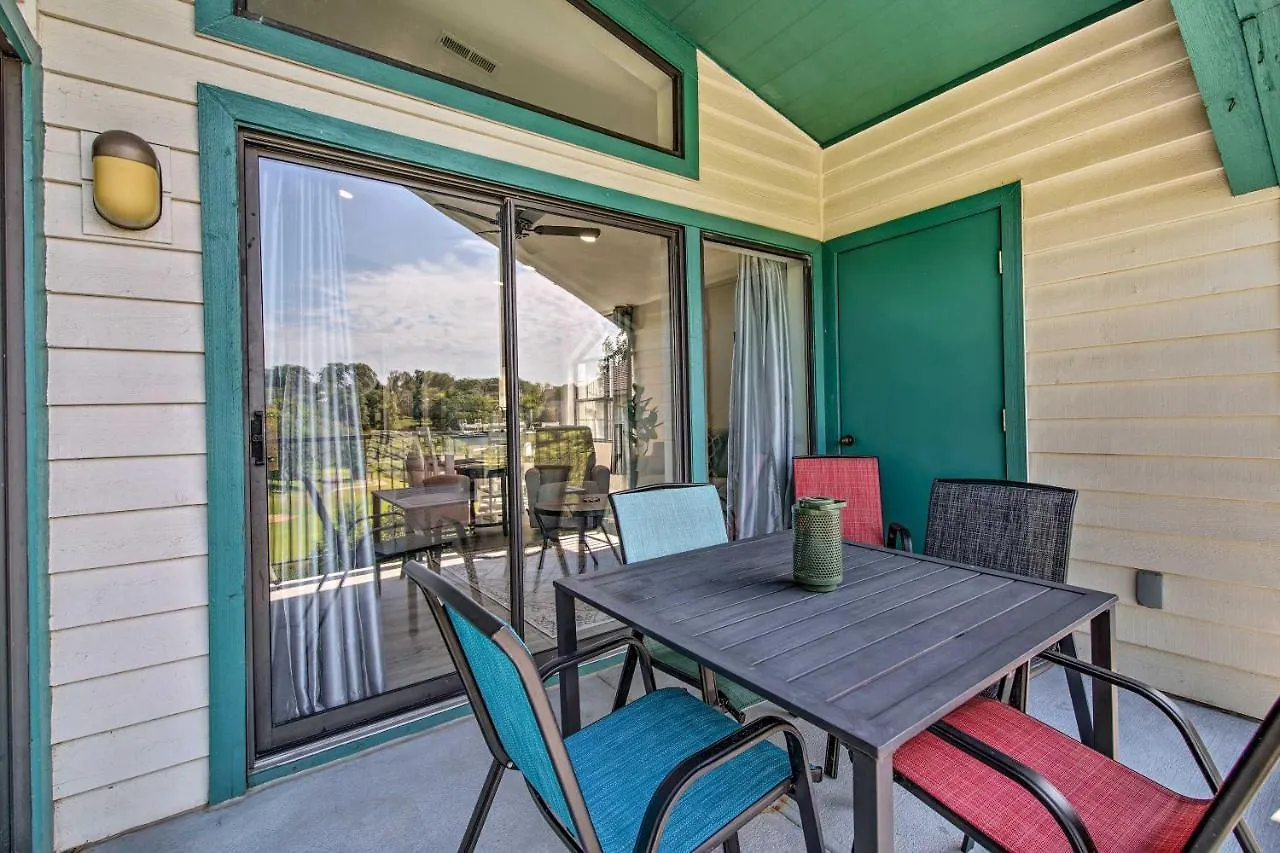 With Pool Access And Golf Course View! *