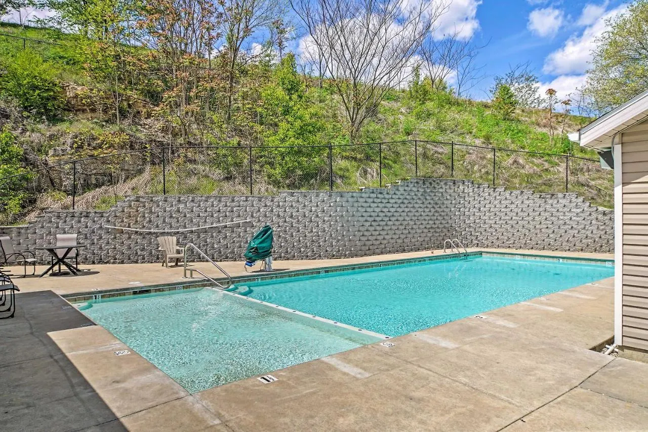 Pet-friendly With Shared Pool! Apartment