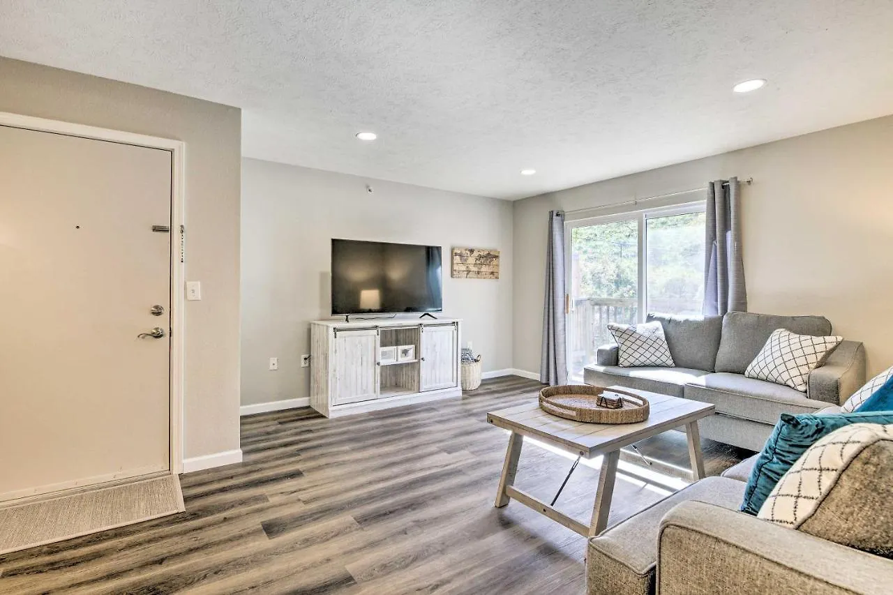 Pet-friendly With Shared Pool! Apartment Branson