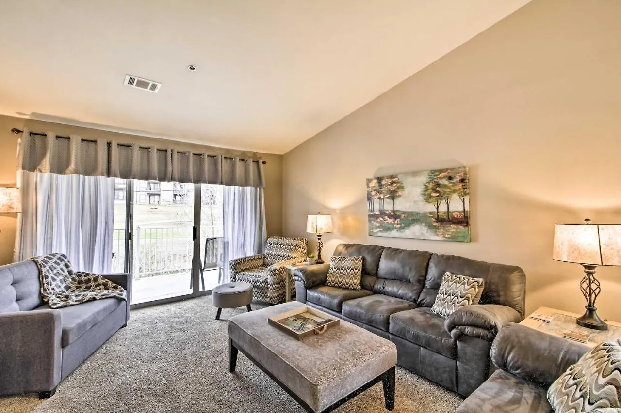 With Balcony, Near Silver Dollar City! *