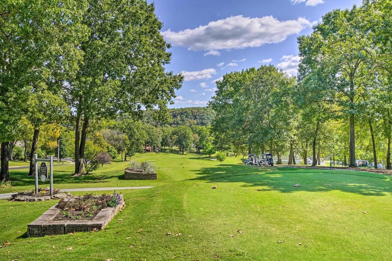 With On-site Golf Course Access! Apartment