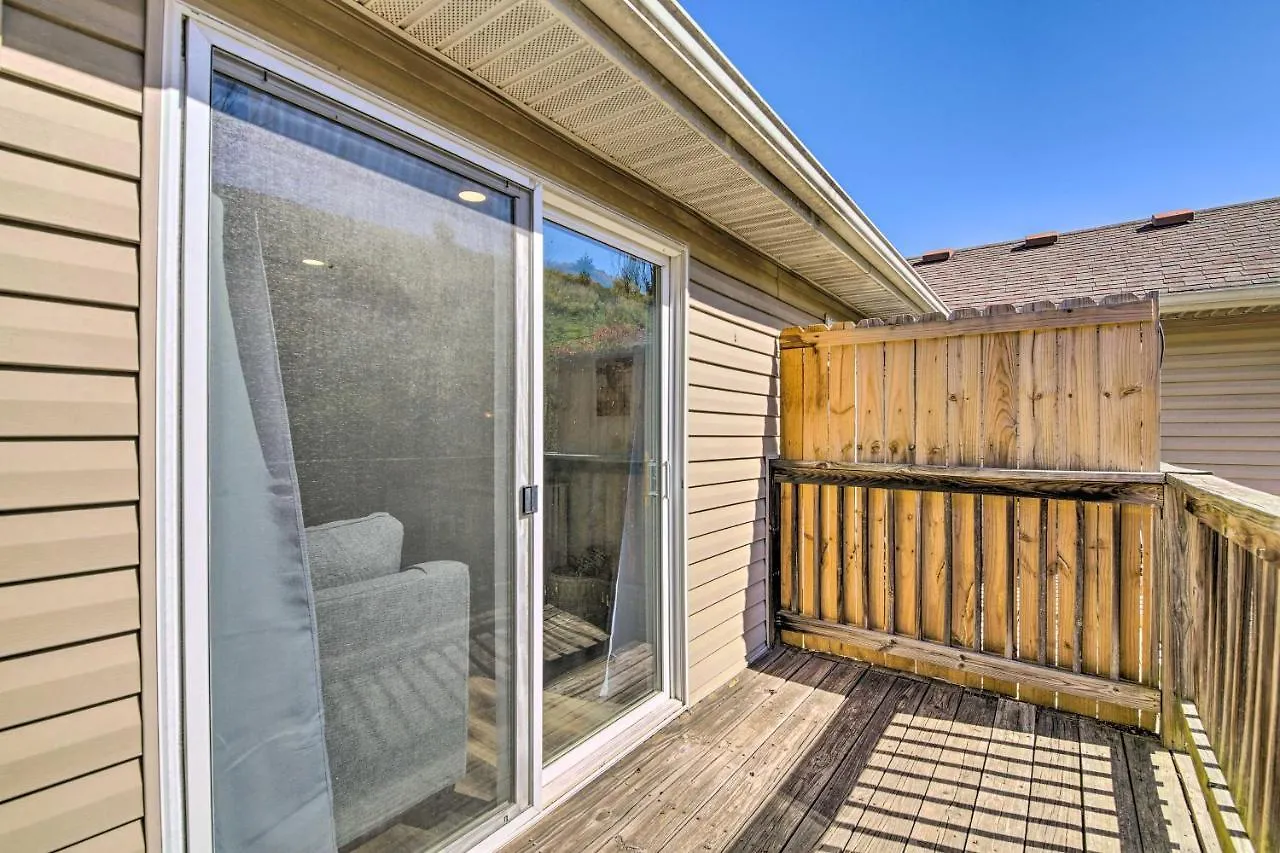 Apartment Pet-friendly With Shared Pool!