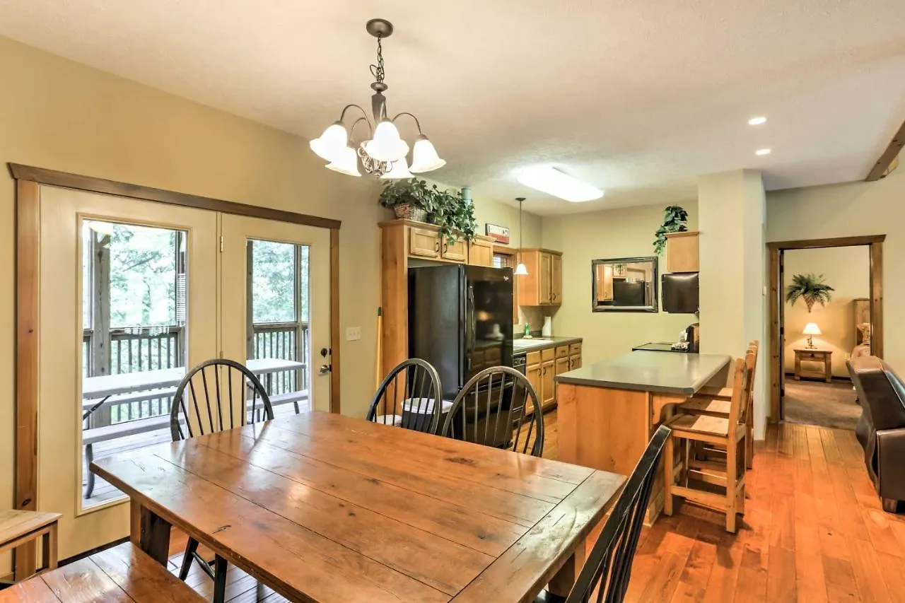 With Game Room, Near Silver Dollar Branson