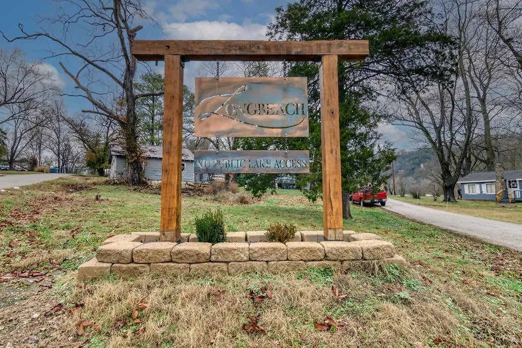 Cozy Lakefront Getaway Mo. Villa