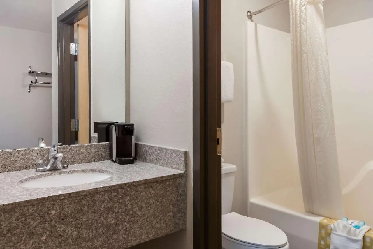 Rodeway Branson, Brick House Inn