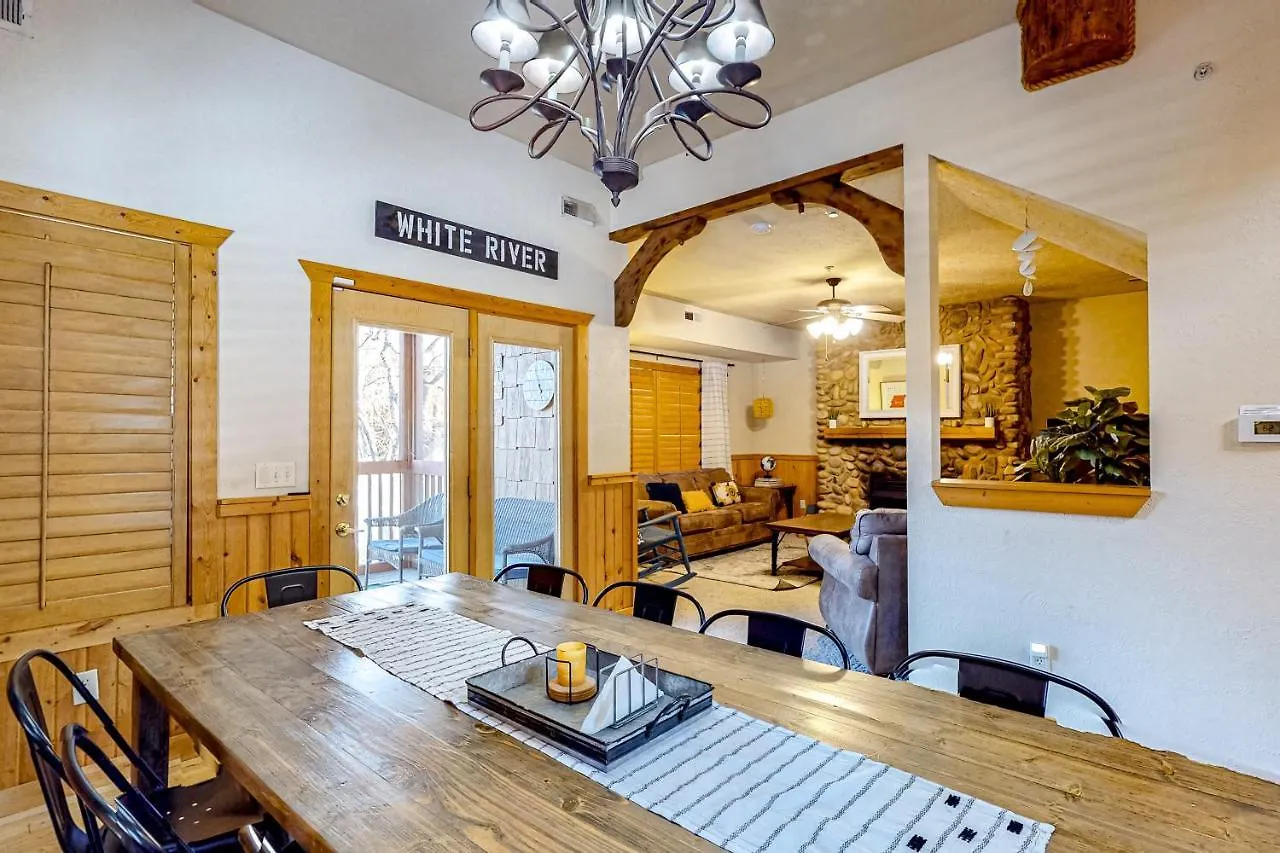 Full Moon Cabin *