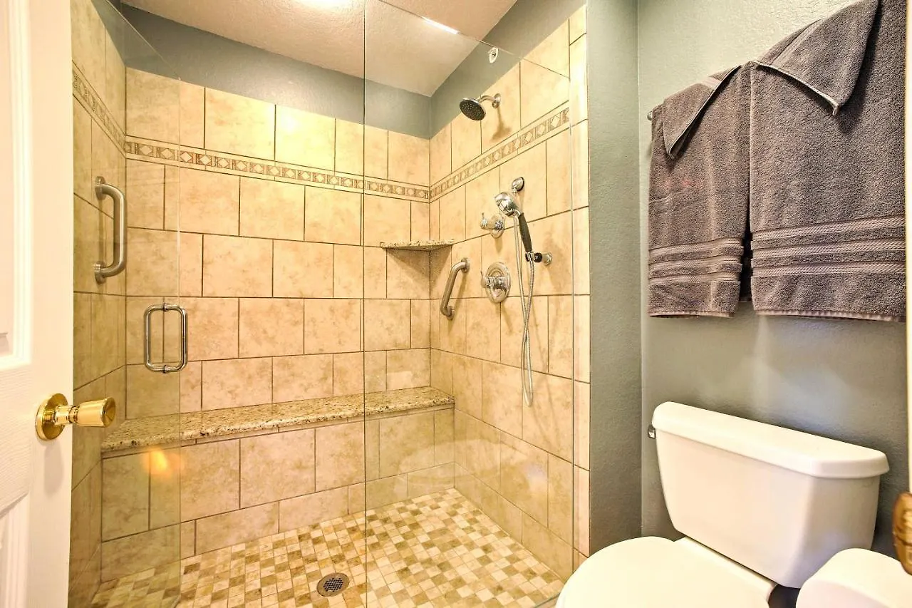 Walk-in Amenities, 3 Mi To Landing! Apartamento
