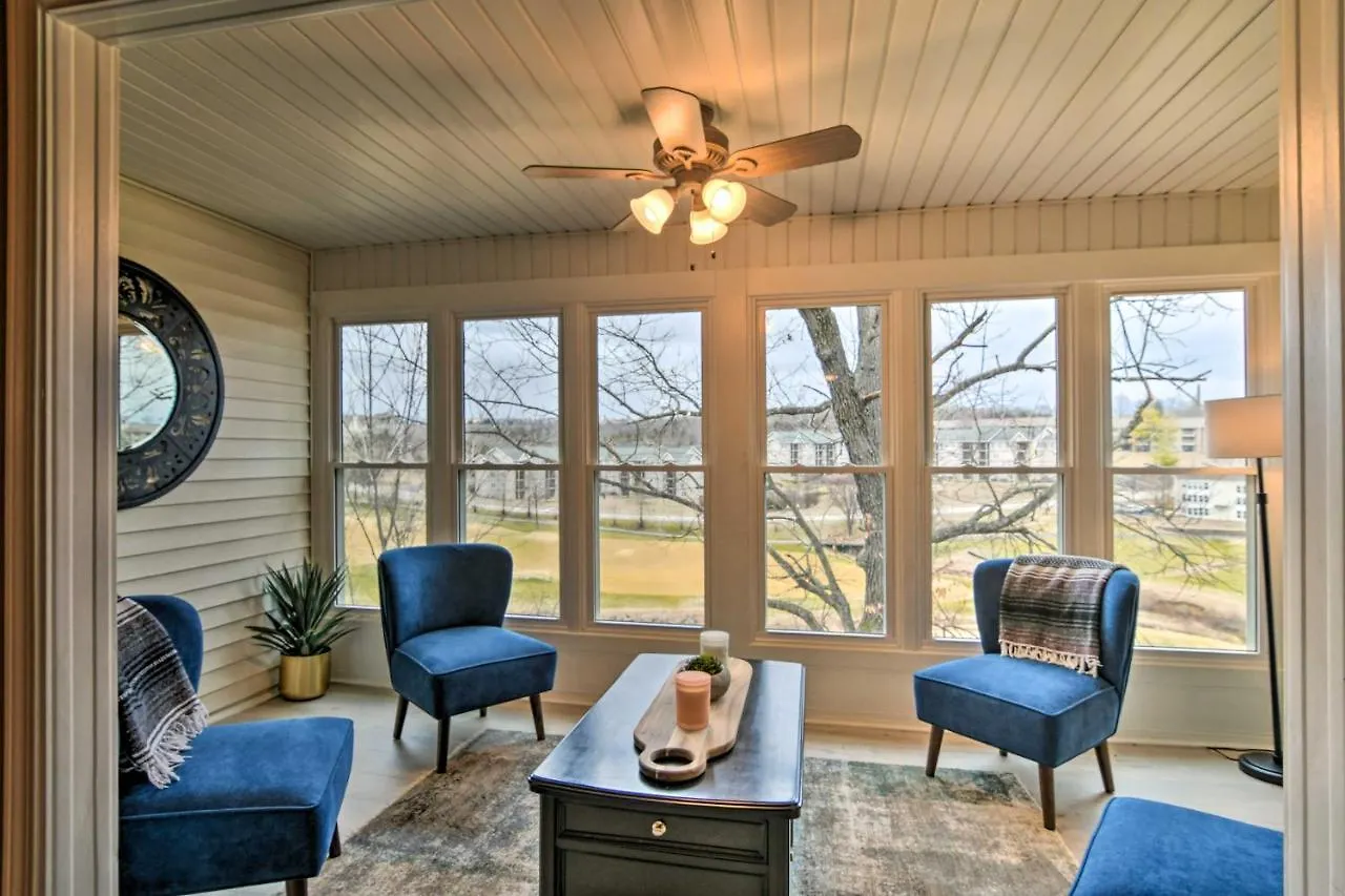 With Pool And Golf Course Views! Apartman Branson