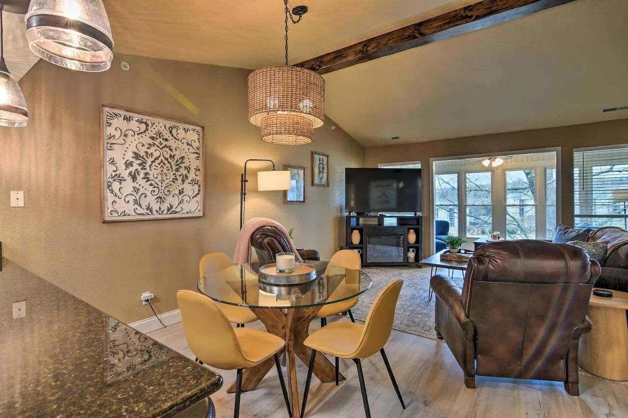 With Pool And Golf Course Views! * Branson