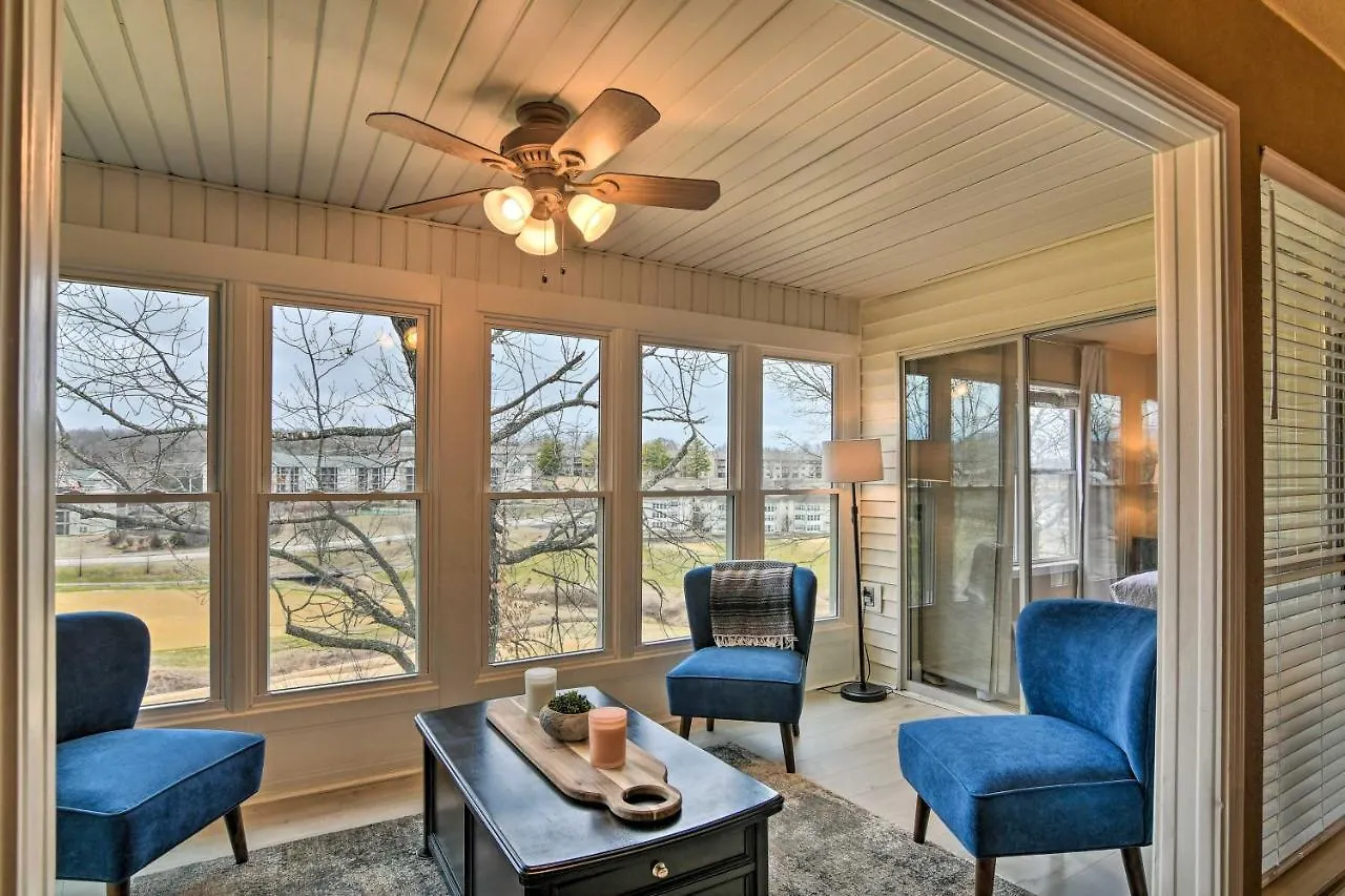 With Pool And Golf Course Views! Apartman Branson