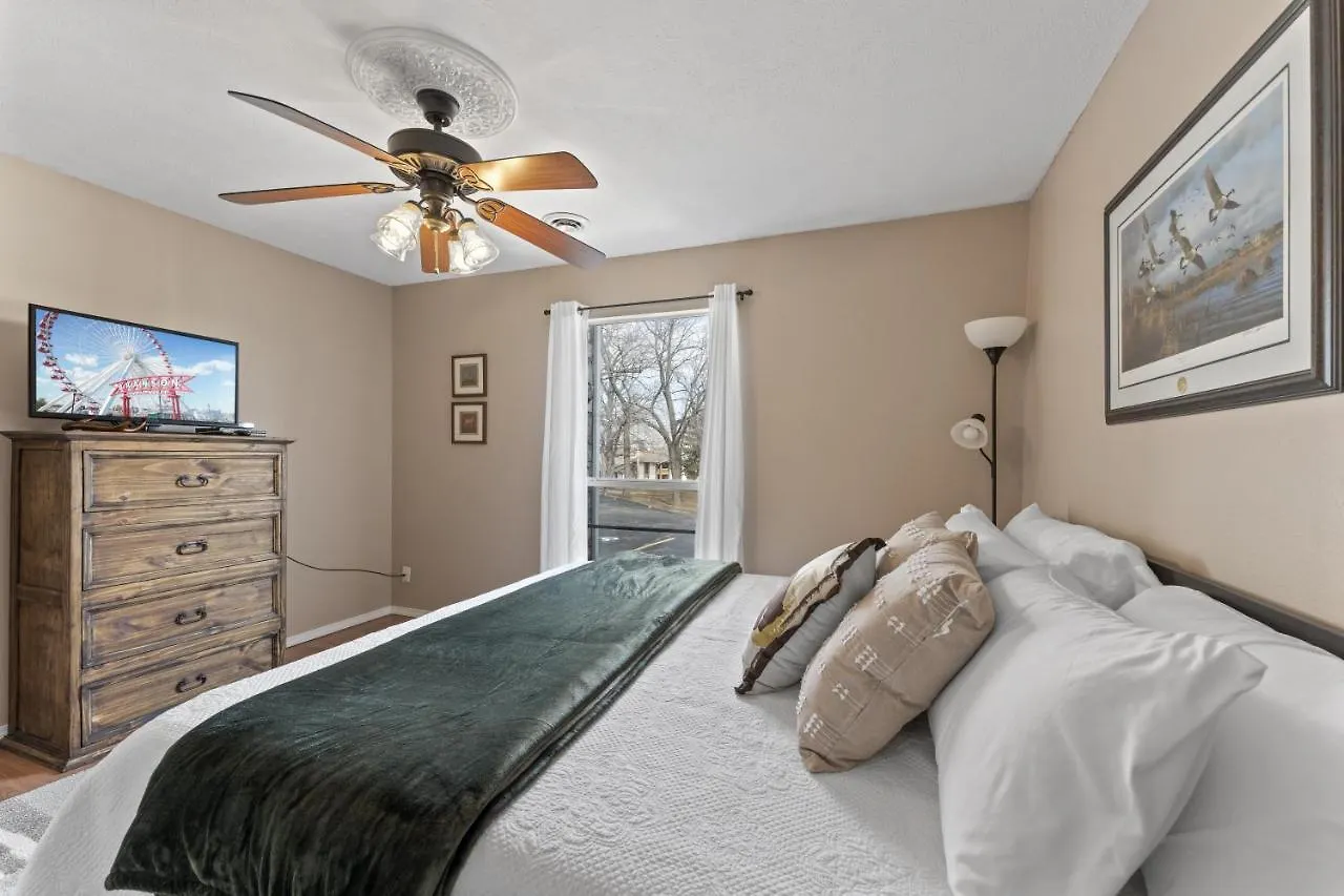 Apartment River Song Branson
