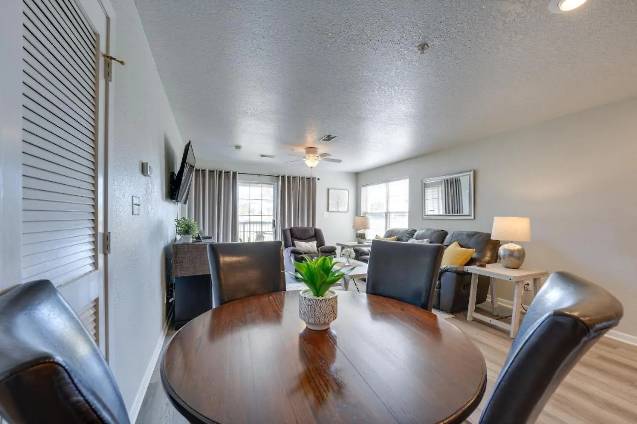 Apartment On Fairway Steps From Pools! *