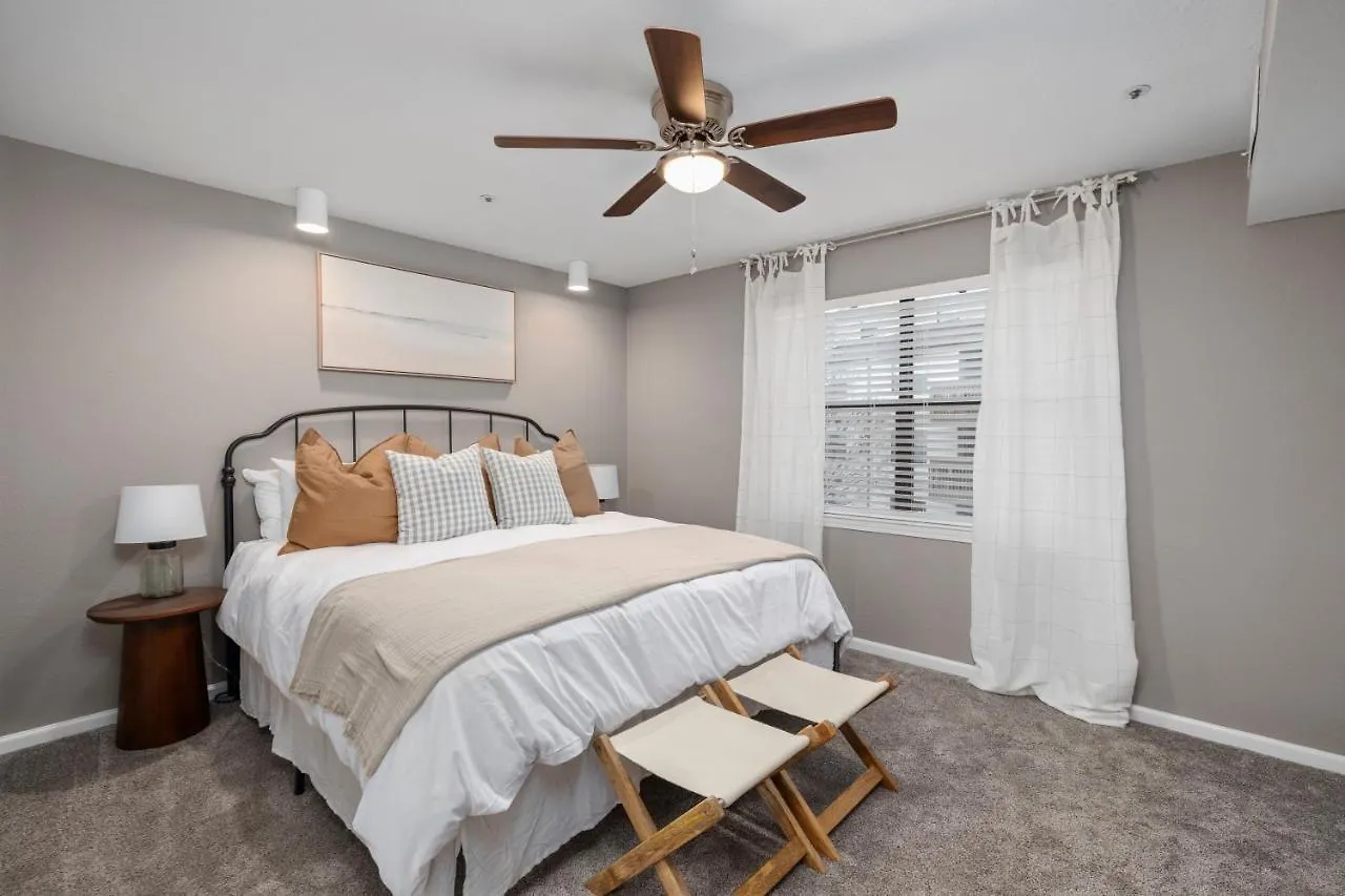 Apartment Hadley's Place At Pointe Royale, Pristine 2 Bed 2 Bath Branson