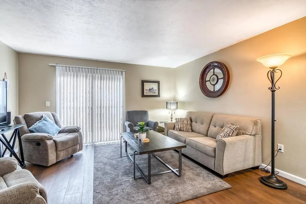 Cozy 3-bedroom Near