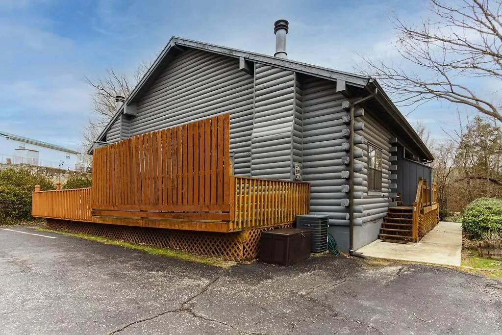 3 Bedroom Log Close To Everything! Apartment Branson