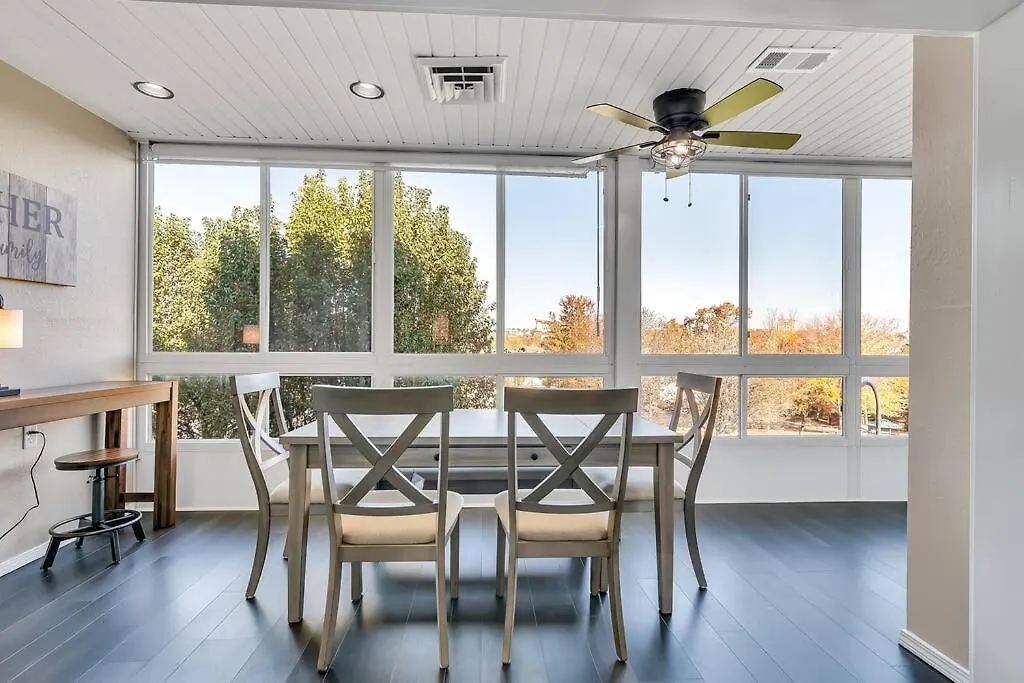 Charming 4-bedroom At The Champions Apartment