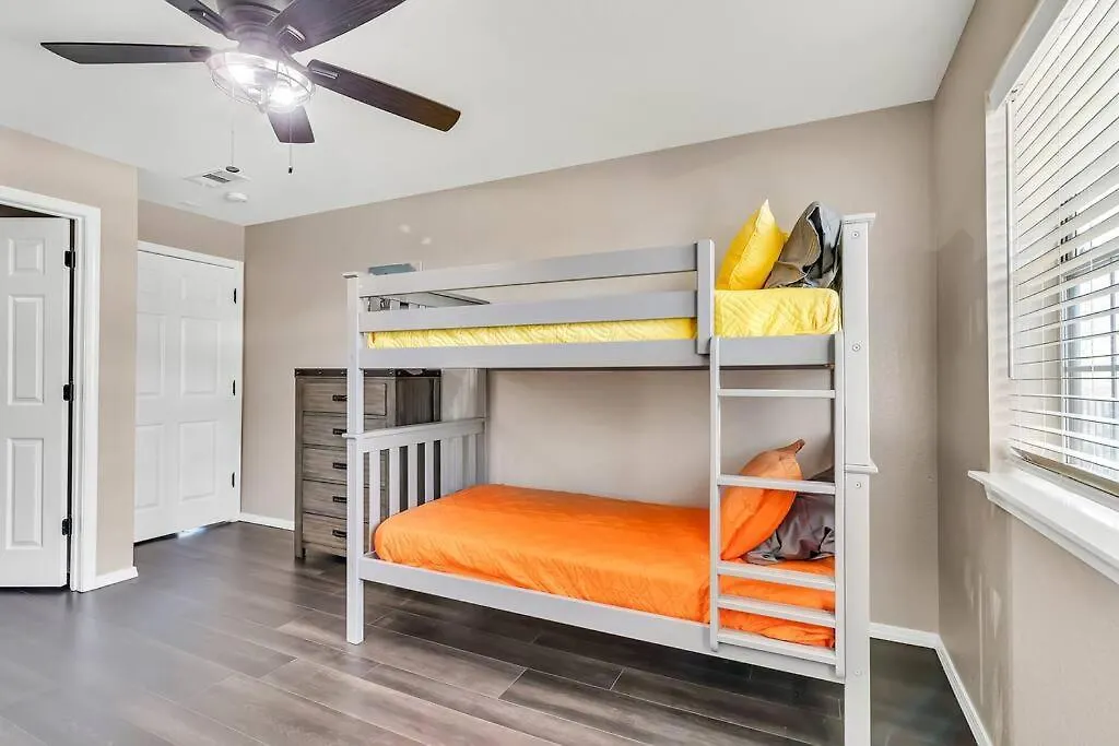 Charming 4-bedroom At The Champions *