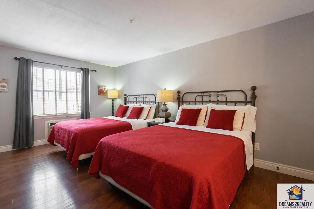 2br Walk-in - Near The 76 Strip - Free Wifi - Pool - Free Tickets Included - Clb-3 Holiday home Branson