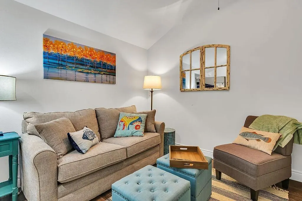 Hawthorne--1428 Branson