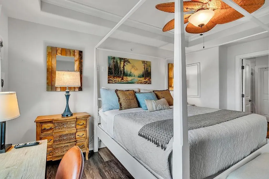 Holiday home Hawthorne--1428 Branson