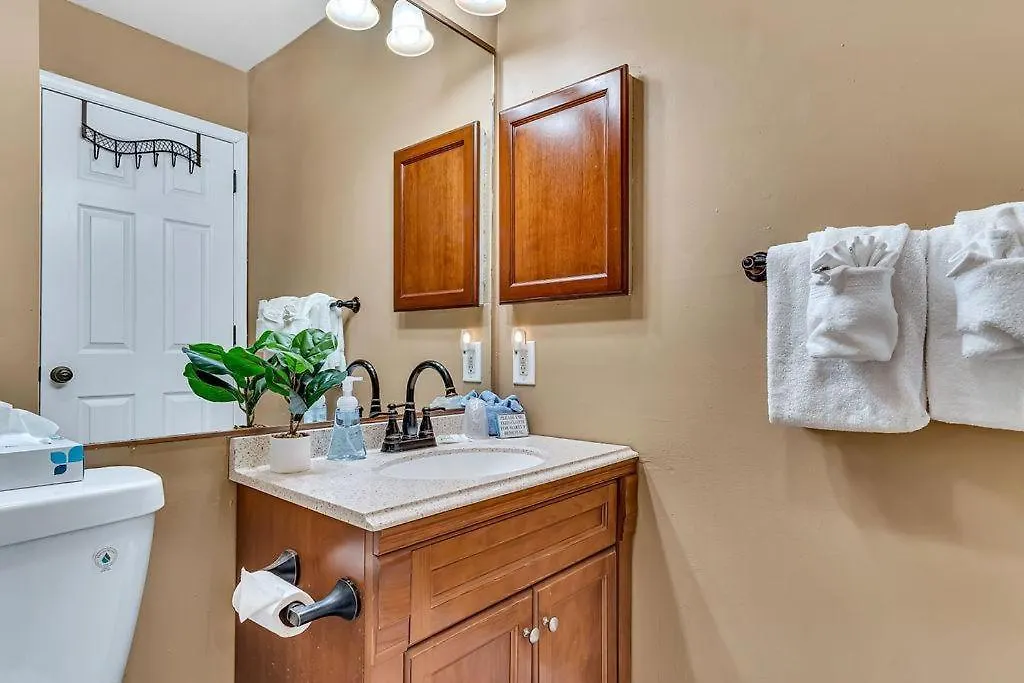 Nyaraló Black Walnut With Loft-- 409 Branson
