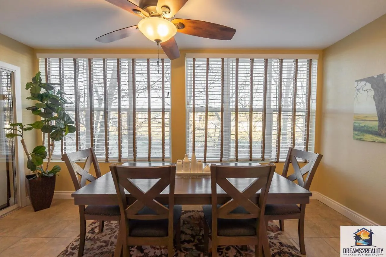 Holiday home 2br Walk-in - Near The 76 Strip - Pool - Free Tickets Included - Clc-7