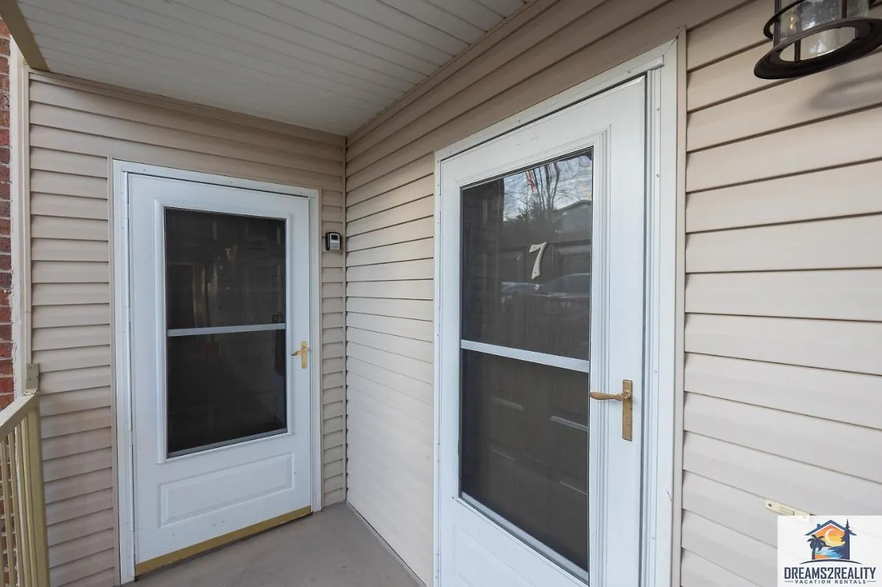 2br Walk-in - Near The 76 Strip - Pool - Free Tickets Included - Clc-7