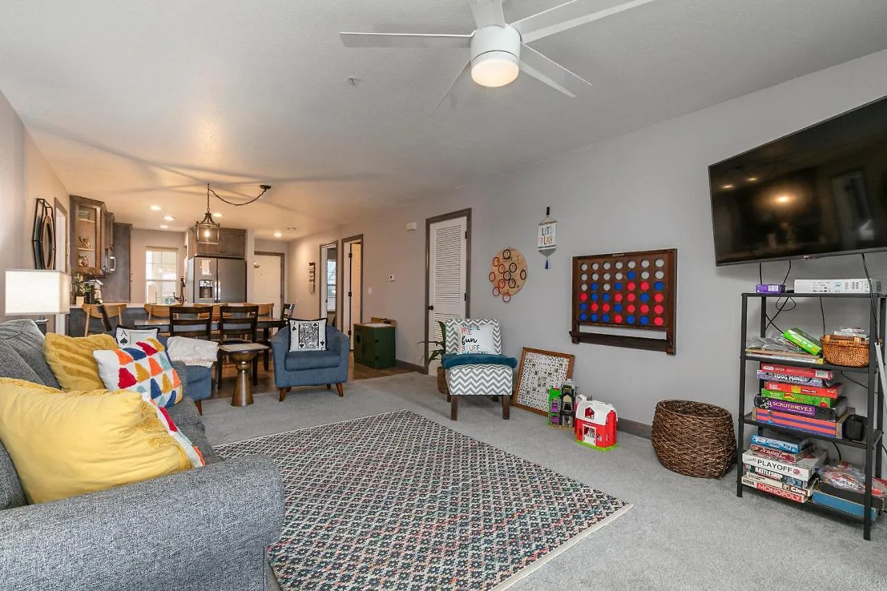 3br Updated - Family Games - Enclosed Patio - Free Tickets Included - Ch3-2 Vakantiehuis *