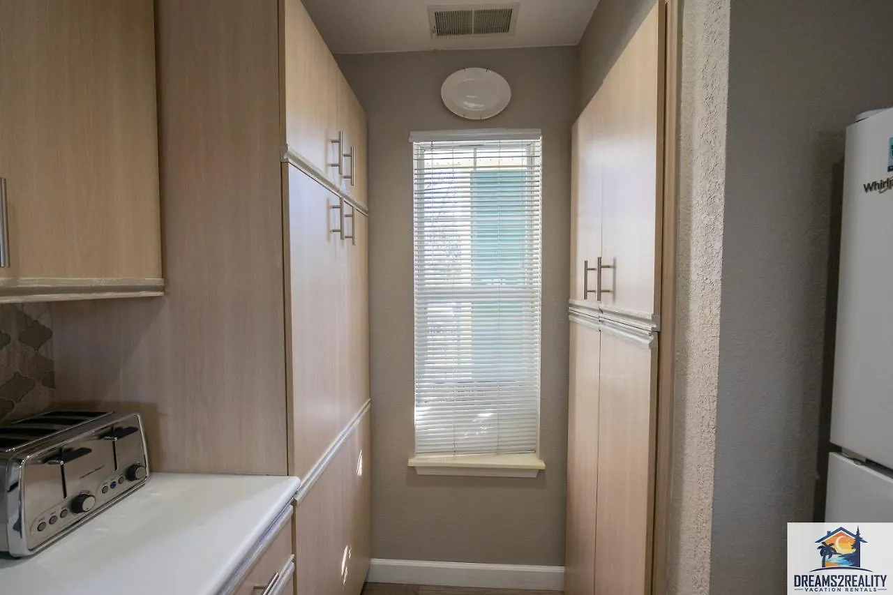 3br Updated Walk-in - Near The Strip - Free Tickets Included - Ch4-4