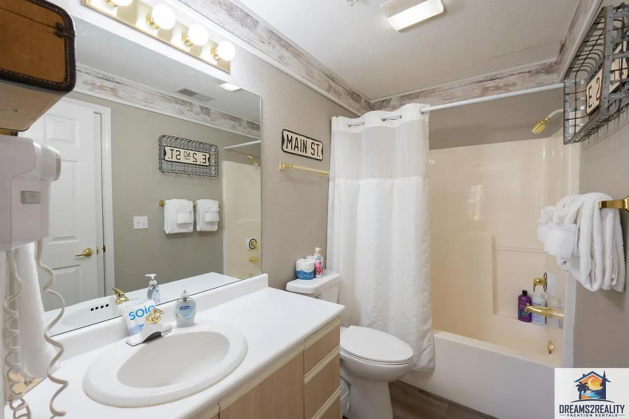 Holiday home 3br Updated Walk-in - Near The Strip - Free Tickets Included - Ch4-4 Branson