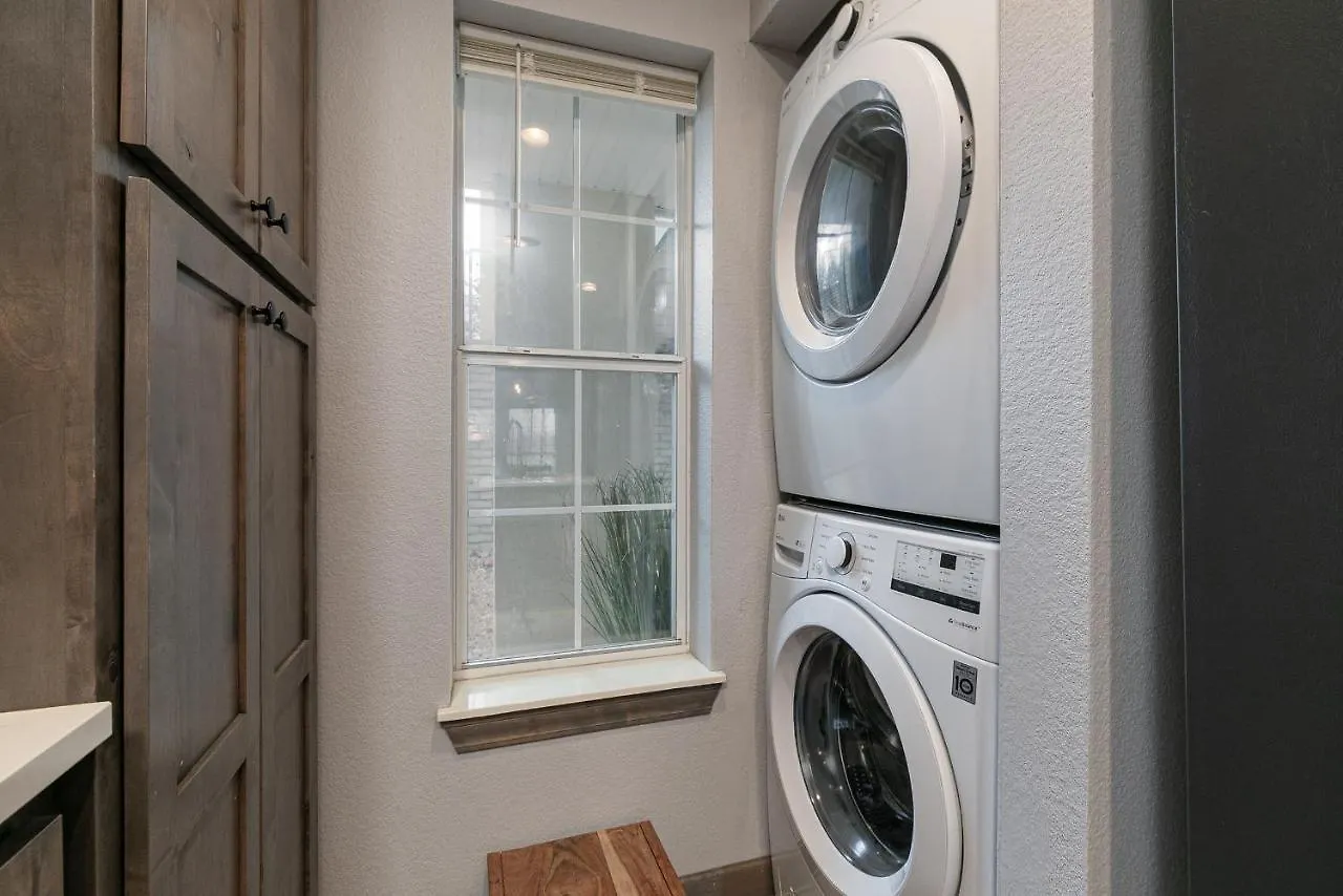 3br Updated - Family Games - Enclosed Patio - Free Tickets Included - Ch3-2